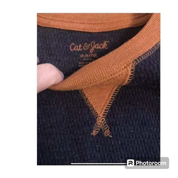 🌼🌼Cat & Jack boys long sleeve sweater. Preloved Medium🌼🌼 - Picture 3 of 3